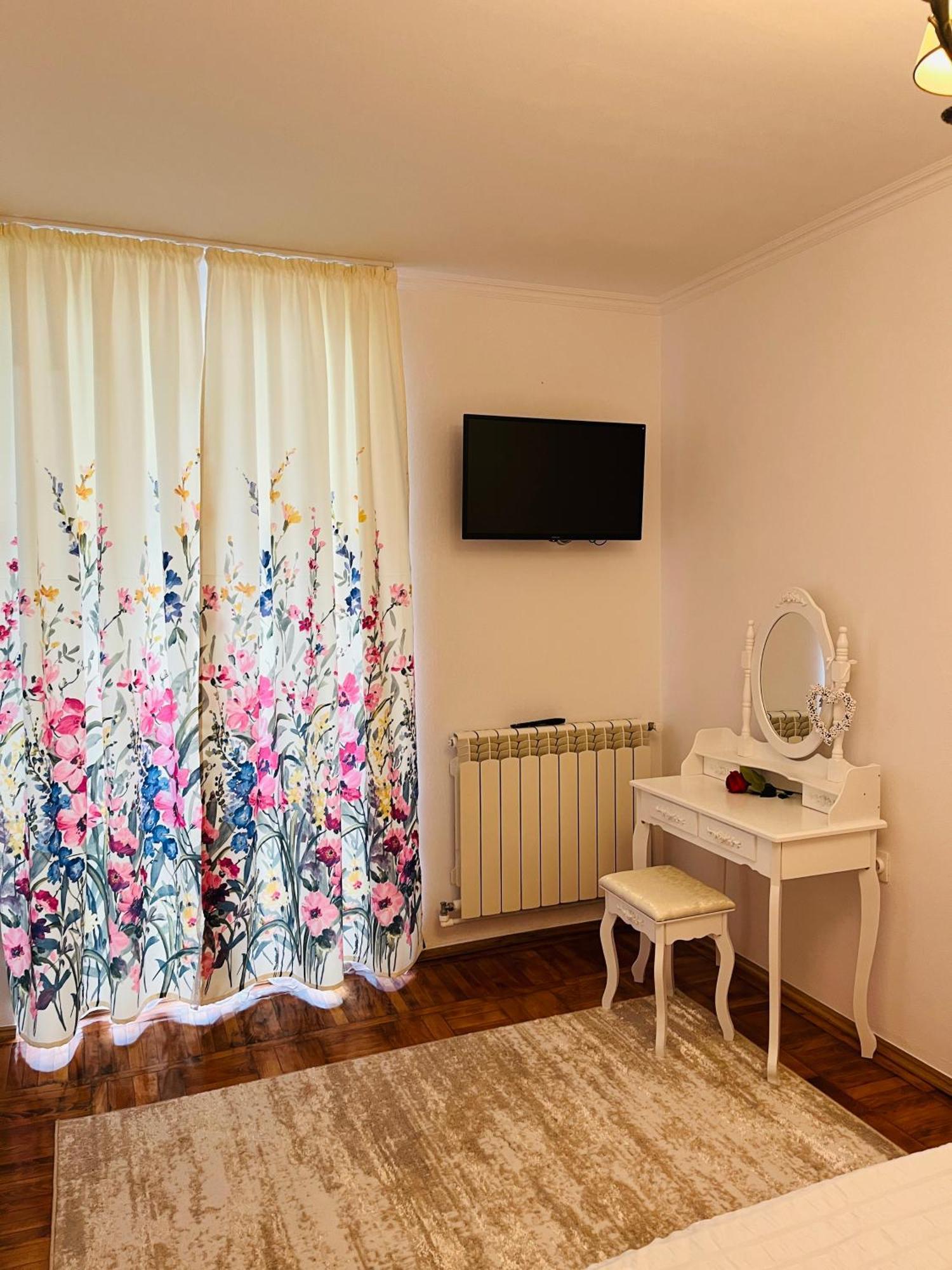 Dream Rooms Хунедоара Экстерьер фото